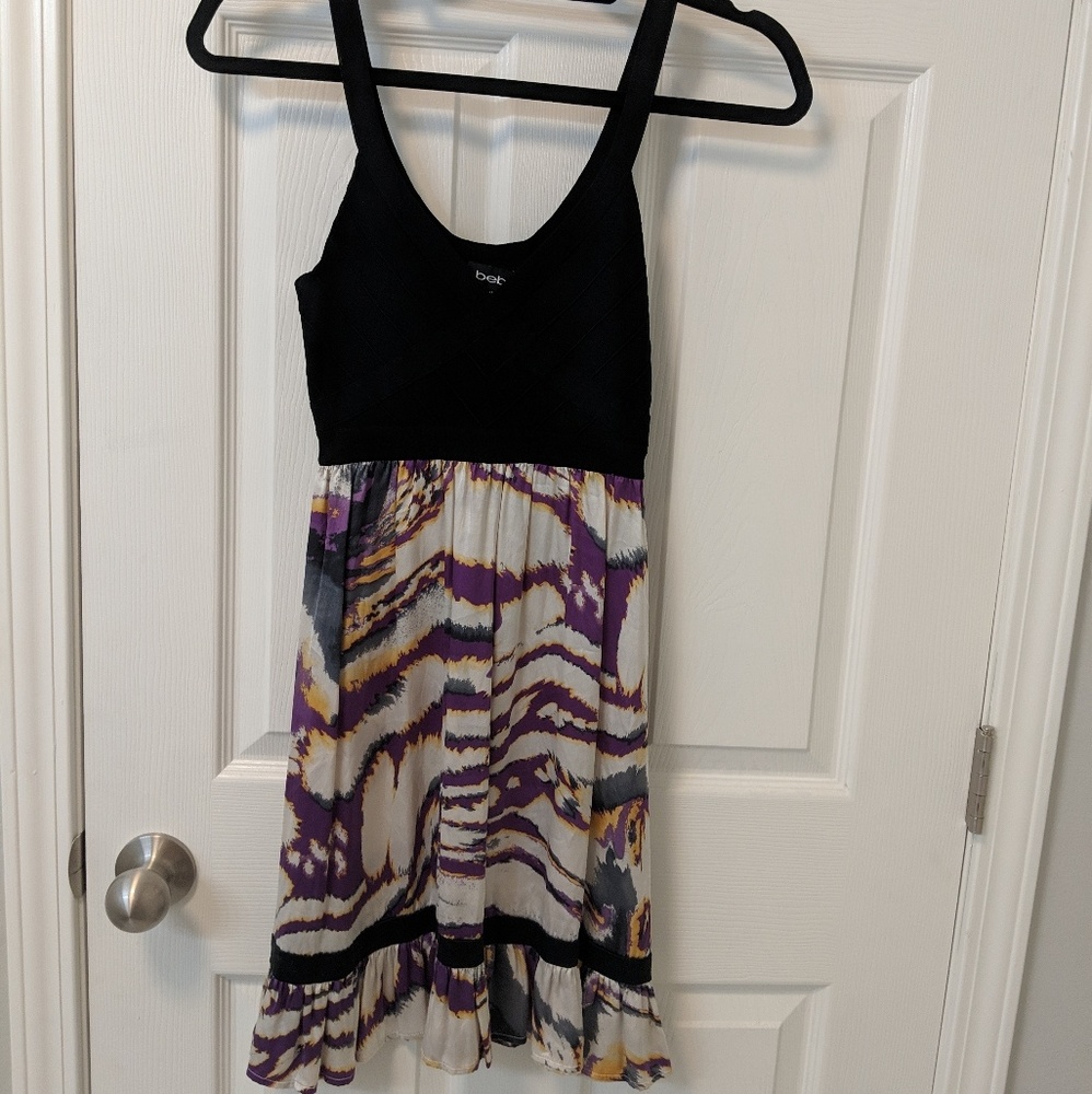 Bebe spaghetti strap, fit and flare dresz